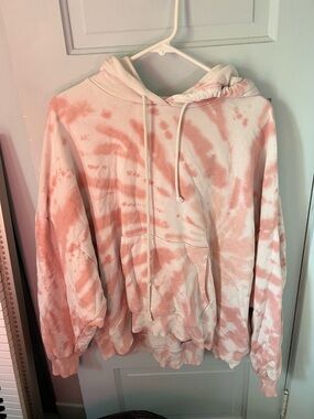 American Eagle Outfitters Pink and White Tie-Dye Hoodie